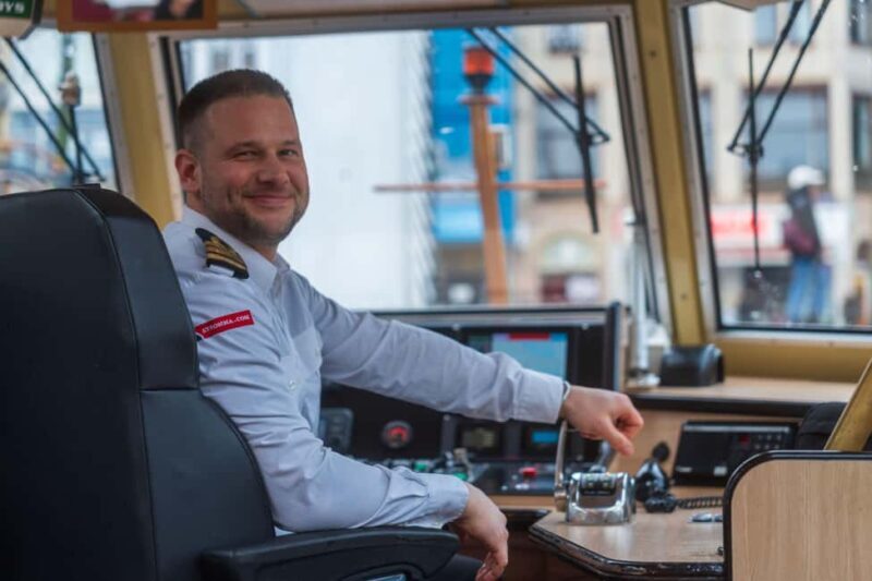 Amsterdam: Canal Cruise with Free Dutch Stroopwafel - A Deep Dive into the Canal Cruise Experience