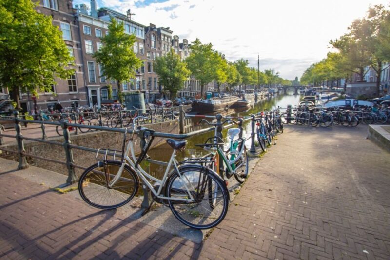 Amsterdam: Capture the most Photogenic Spots with a Local - Deep Dive into the Highlights