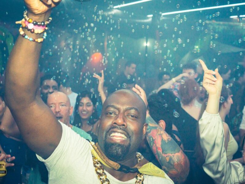 Amsterdam: City Center Bar Crawl and Nightlife Experience - The Itinerary in Detail