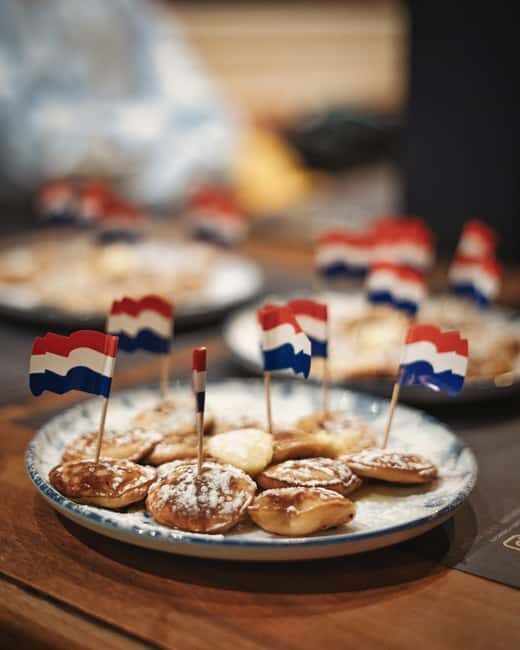Amsterdam: Dutch Food Tour with Local Guide and Tasting - Key Points