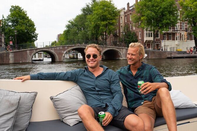 Amsterdam: Evening City Centre Canal Cruise with Unlimited Drinks - Who Should Consider This Experience?