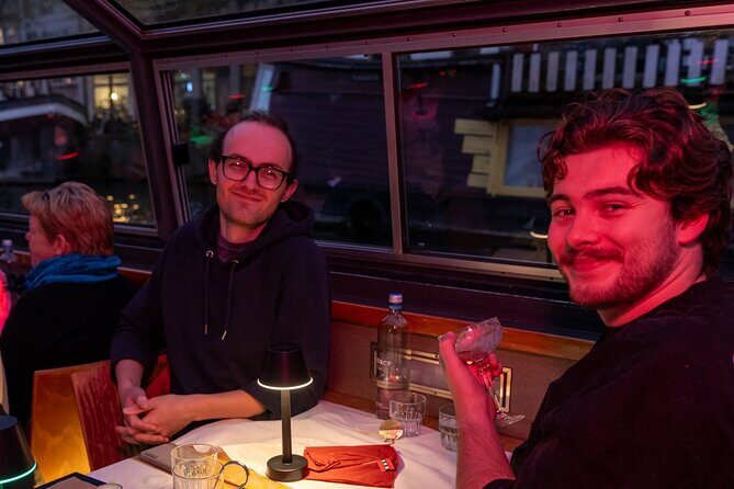 Amsterdam Evening Cocktail Cruise with snacks - FAQ