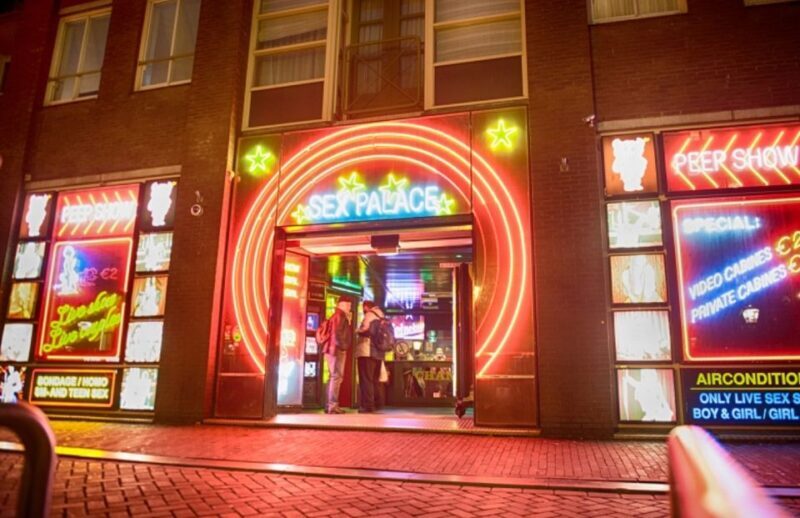 Amsterdam: Exclusive Red Light District Tour and Drink - An Honest Breakdown of the Experience