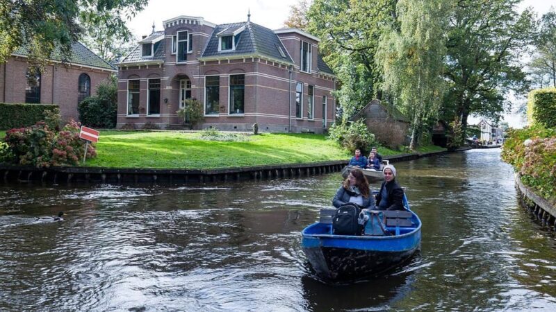 Amsterdam: Explore Giethoorn in a Private Tour with Driver - The Itinerary in Detail