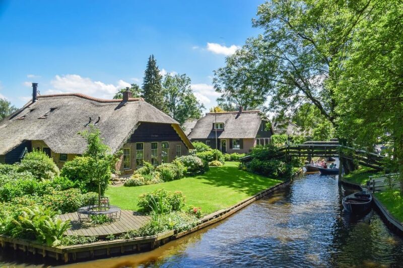 Amsterdam: Explore Giethoorn in a Private Tour with Driver - Why This Tour Offers Good Value