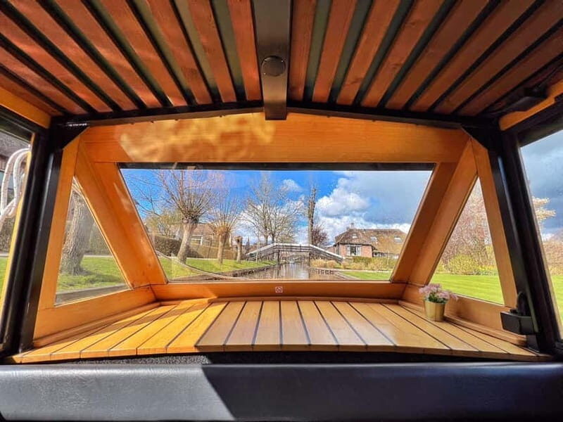 Amsterdam: Giethoorn, Afsluitdijk and Zaanse Schans Day Trip - Authenticity and Practical Tips