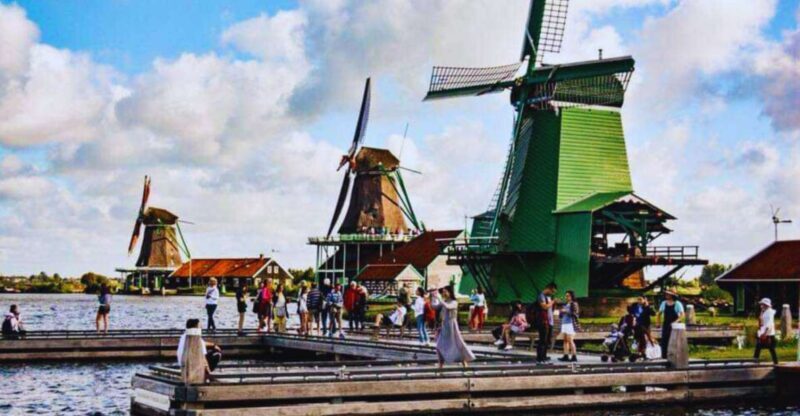 Amsterdam: Giethoorn and Zaanse Schans Windmills Day Tour - Discovering the Netherlands: Giethoorn and Zaanse Schans Windmills Day Tour