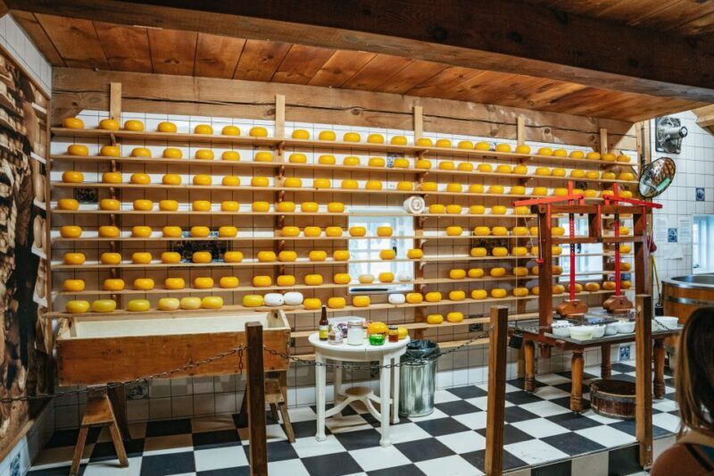 Amsterdam: Giethoorn, Volendam, and Zaanse Schans Tour - Who Is This Tour Best For?