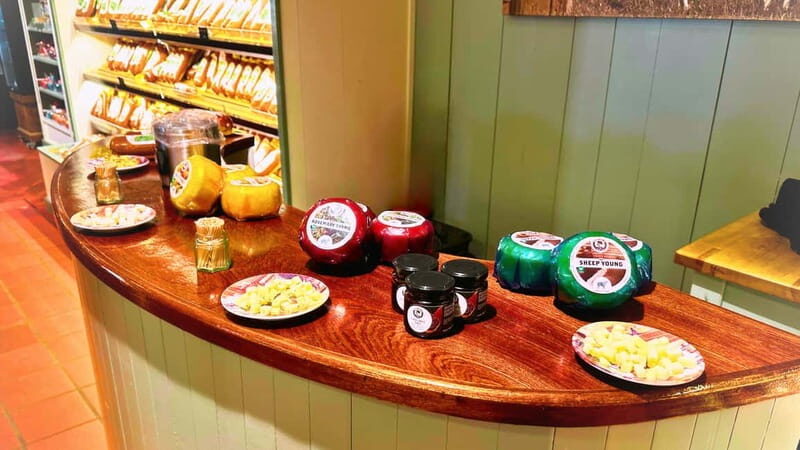 Amsterdam: Giethoorn & Zaanse Schans Small Group Day Trip - FAQ