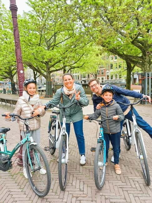 Amsterdam: Guided bike tour in French off the beaten track - Key Points