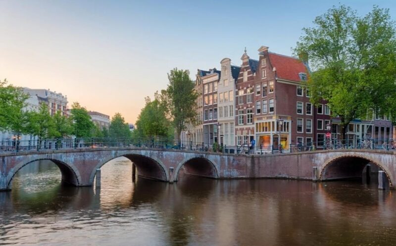 Amsterdam: Haunted History and Ghost Walking Tour - The Experience: What’s Included and What to Expect