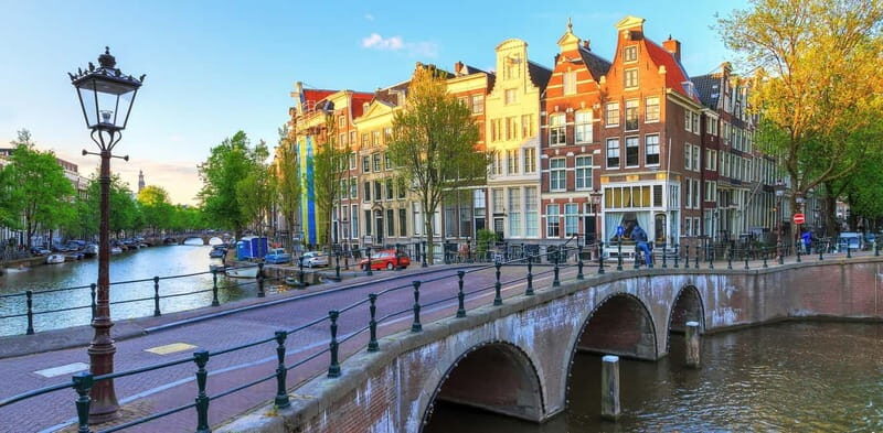 Amsterdam Hidden Gems: City Tour with an art historian - Exploring the Tour in Detail: Why It Works