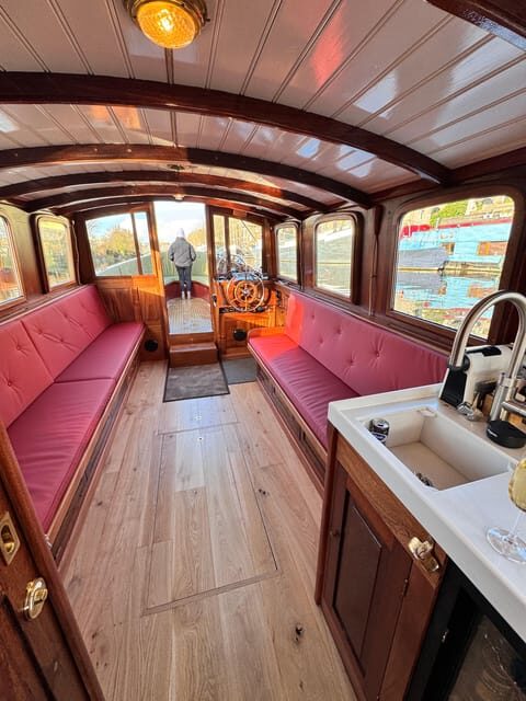 Amsterdam: Historic Boat Cruise with open bar and nibbles - Who Should Book This Tour?