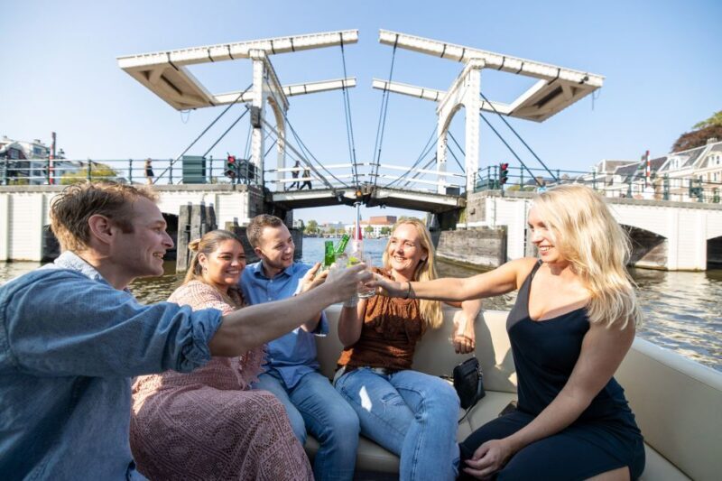 Amsterdam: Historic Boat Cruise with open bar and nibbles - FAQ