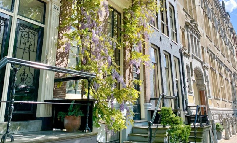 Amsterdam: Inner City Bike Tour German or English (Private) - Who Should Consider This Tour?