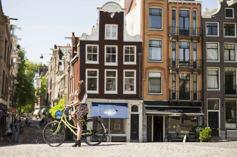 Amsterdam: Instagram Scenic Photo Spots & Moco Museum Tour - Exploring Amsterdam’s Scenic Photo Spots