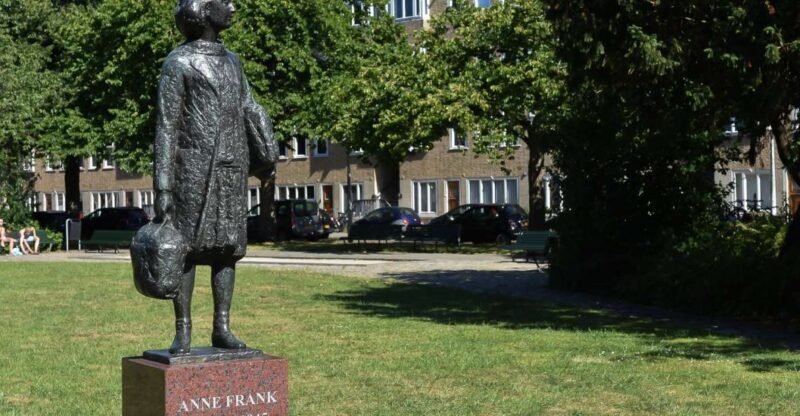 Amsterdam: Life of Anne Frank and Neighborhood Walking Tour - Why This Tour Works Well
