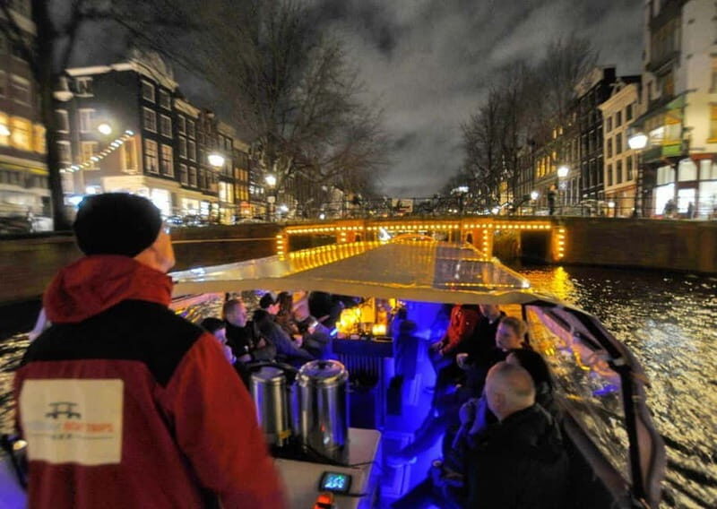 AMSTERDAM LIGHT FESTIVAL: #1 CANAL CRUISE INCL. DRINKS - A Detailed Look at the Light Festival Canal Cruise
