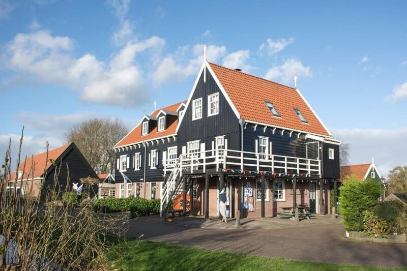 Amsterdam: Marken, Volendam, Edam (Private Driver & Tour) - Exploring the Dutch Countryside: A Private Tour of Marken, Volendam, and Edam