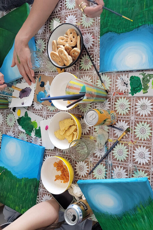 Amsterdam: Paint and Sip Workshop for (Bachelorette) Parties - FAQ