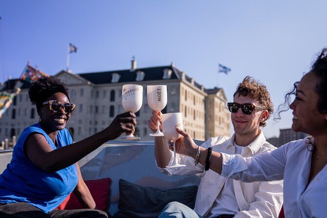 Amsterdam: Private Canal Cruise with Drinks and Snacks - Exploring the Experience: What to Expect