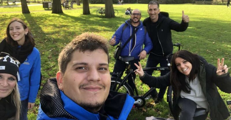 Amsterdam: Private City Bike Tour in italian - Key Points