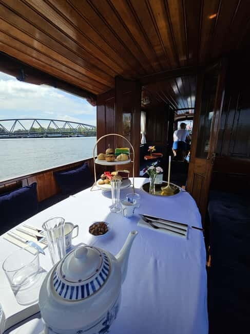Amsterdam: Private Dinner Cruise on a Luxury Saloon Boat - The Dining Experience