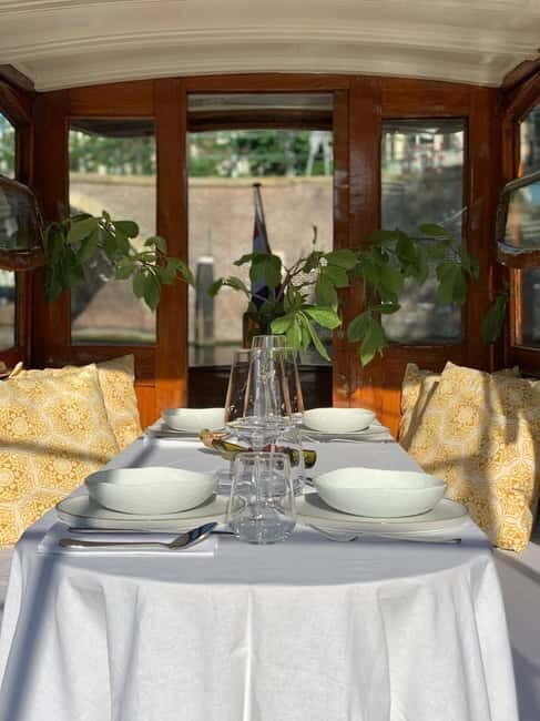 Amsterdam: Private Dinner Cruise with Guide and Wine - Starting Point: HART Museum Dock