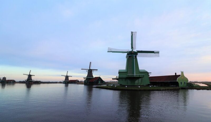 Amsterdam: Private green tour !!! Windmills, castle - The Journey Back to Amsterdam