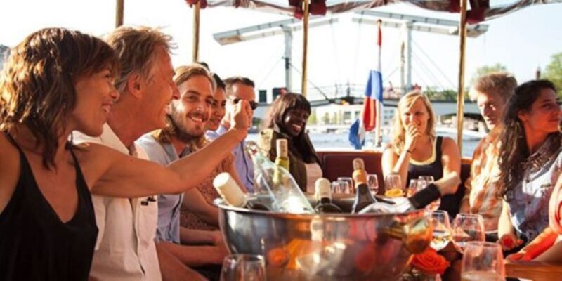 Amsterdam: Private Luxury Cruise with Pizza and Drinks - The Experience in Detail