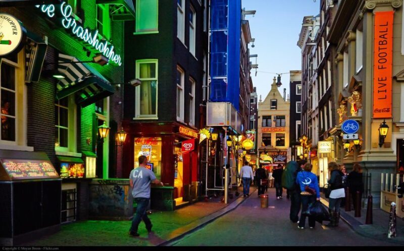 Amsterdam: Private Red Light District and Food Tour - Exploring Amsterdam’s Red Light District and Food Scene: A Detailed Review