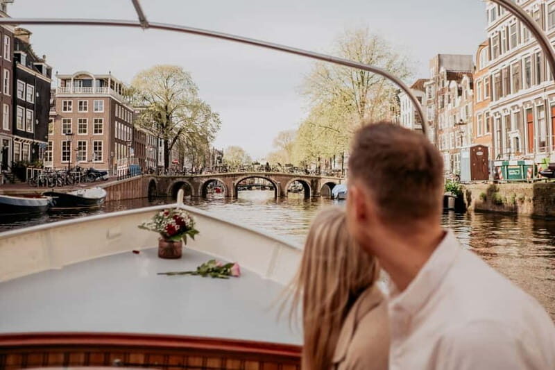 Amsterdam: Private Romantic Canal Cruise w. Prosecco/Snacks - FAQs