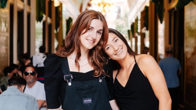 Amsterdam: Professional photoshoot at Dam Square. - An In-Depth Look at the Experience