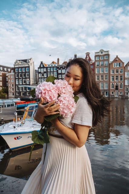 Amsterdam: Professional Photoshoot at the Canals - Weather and Indoor Options