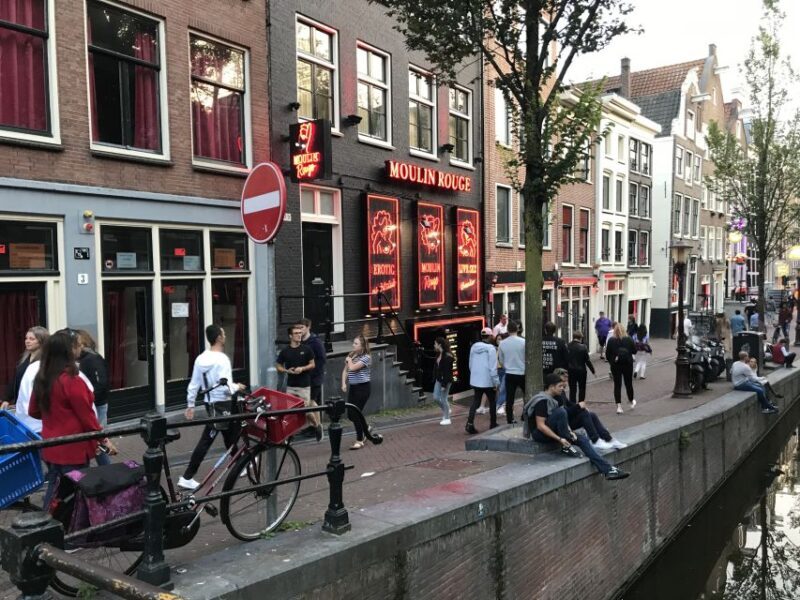 Amsterdam: Red Light District and Local Pub Tour - An In-Depth Look at the Red Light District and Pub Tour