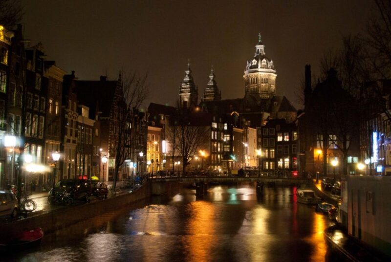 Amsterdam Red Light District and Old Town Walking Tour - Key Points