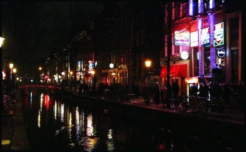 Amsterdam Red Light District and Old Town Walking Tour - The Sum Up