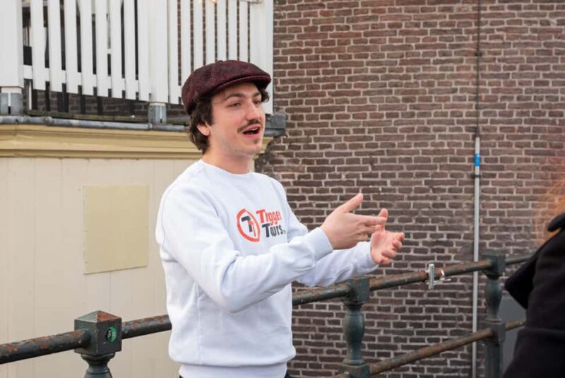 Amsterdam: Red Light District Tour in English or German - An Honest Look at the Red Light District Tour