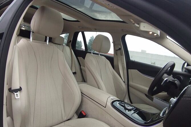 Amsterdam Schiphol Airport (AMS) to Amsterdam - Arrival Private Transfer - FAQ