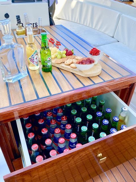 Amsterdam Small-Group Canal Cruise Including Snacks/Drinks - Key Points