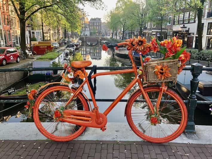 Amsterdam: Small Group Walking Tour with Fun Guide - The Real Value of This Guided Walk