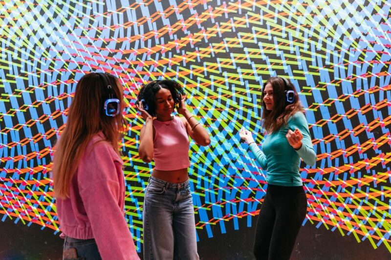 Amsterdam: The Upside Down Experience Entrance Ticket - FAQ