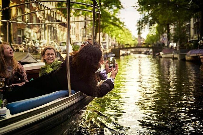 Amsterdam Uncovered: 120 Minutes by Boat - Key Points