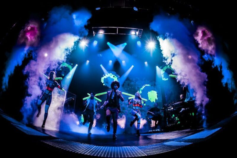 Amsterdam: VEGAS Dinner Show with 3-Course Sharing Menu - Value for Money and Who Will Love It?