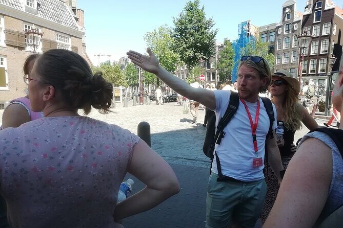 Amsterdam Walking Tour with a local comedian as guide - FAQ