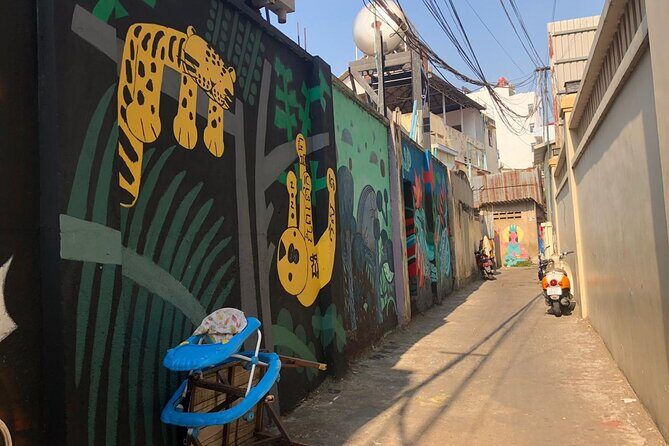 An Afternoon of Contemporary Art in Phnom Penh by Tuk Tuk - Authentic Perspectives from Past Participants