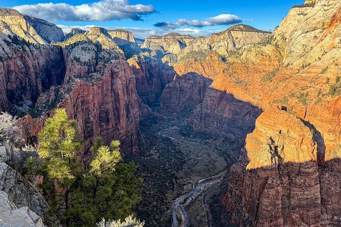 Angels Landing Small Group Hiking Tour in Zion National Park - A Closer Look at What to Expect