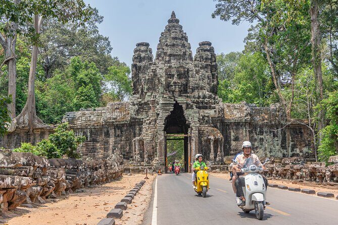 Angkor Adventure Vespa Tour - Inclusive local snacks & Lunch - Final Stop: Angkor Wat at Sunset