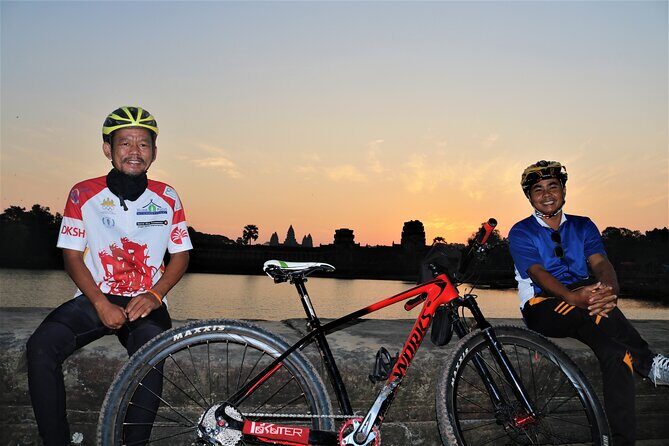 Angkor Sunrise Expedition Cycling Through Serene Backroads - Exploring Angkor Wat and Srah Srang