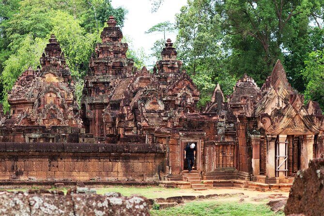 Angkor Wat Full-day Private tour - Lunch Break